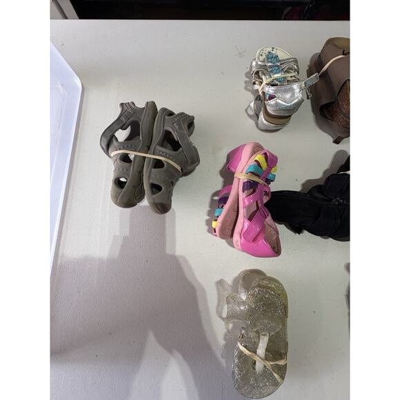 Lot of 19 Pairs of Girls Shoes-Sizes 11/12-Mixed Brands-Boots,Sandal,tennis shoe - Picture 10 of 16